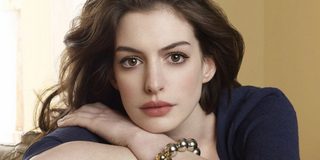 Anne Hathaway, photo 1 of 3