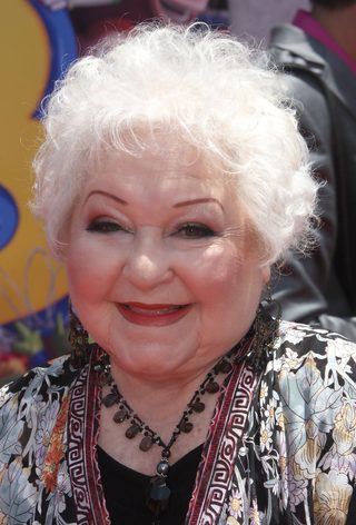Estelle Harris, photo 2 of 3