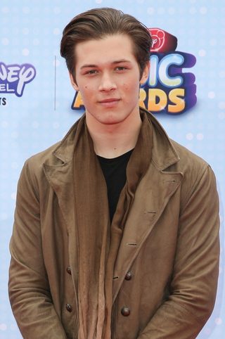 Leo Howard, photo 3 of 3