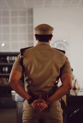 Salute still 4