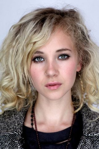Juno Temple, photo 3 of 3