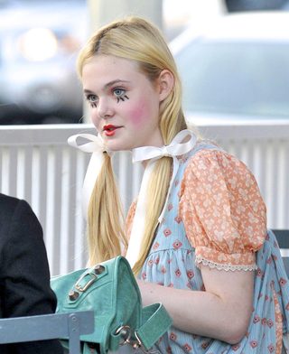 Elle Fanning, photo 1 of 3