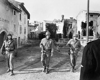 Kelly's Heroes still 1