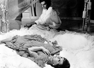 Juliet of the Spirits still 5