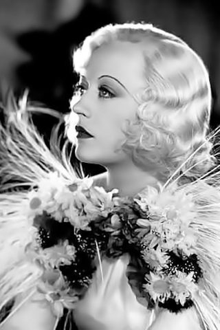 Page Miss Glory still 5