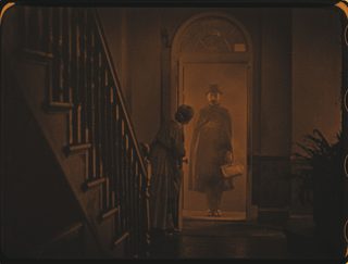 The Lodger: A Story of the London Fog still 2
