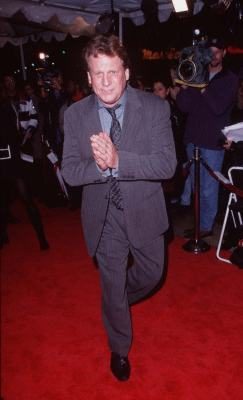 An Alan Smithee Film: Burn, Hollywood, Burn still 4