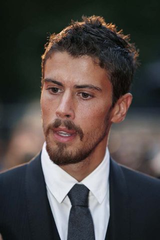 Toby Kebbell, photo 1 of 3