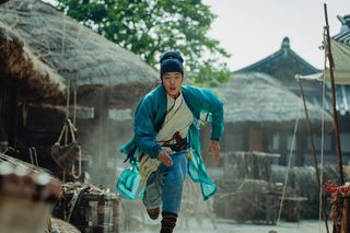 Alienoid still 3