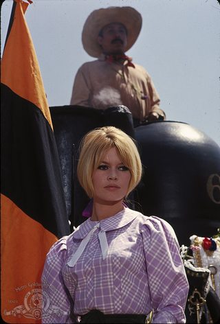 Viva Maria! still 1