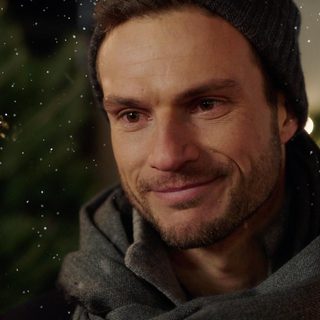 Christmas on Ice still 3
