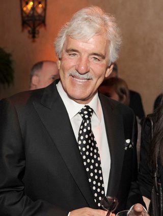 Dennis Farina, photo 2 of 3