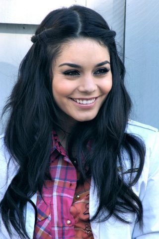 Vanessa Hudgens, photo 1 of 3