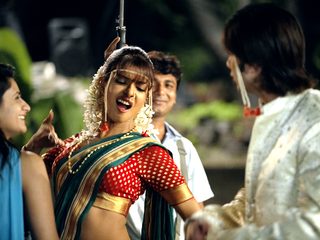 Kaminey: The Scoundrels still 6