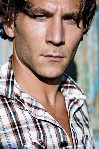 Zach McGowan, photo 2 of 3