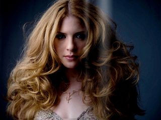 Rachelle Lefevre, photo 2 of 3